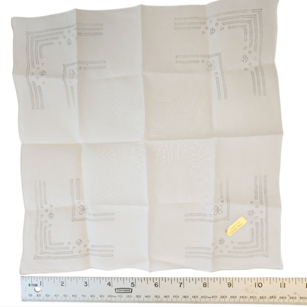 VINTAGE Hankerchief French Embroidery White Silver Linen 11"x11" New - Picture 4 of 7
